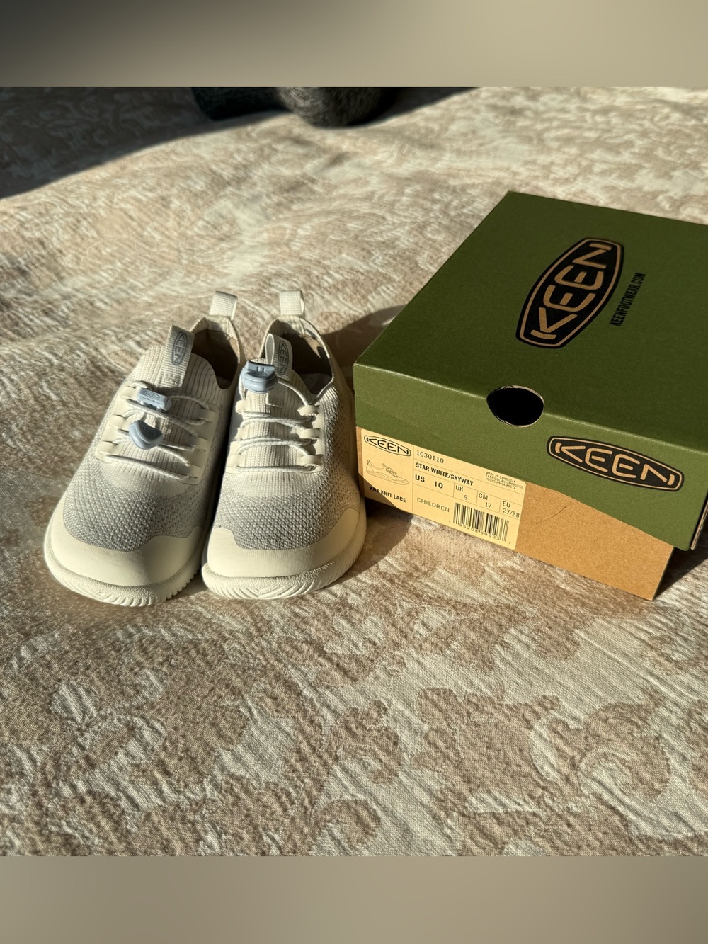 KEEN KNX Knit Sneaker size 10k